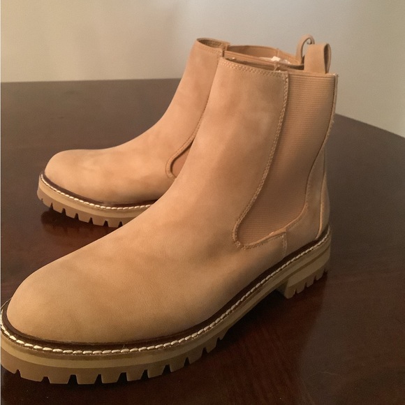 New tan ankle boots - Picture 3 of 7